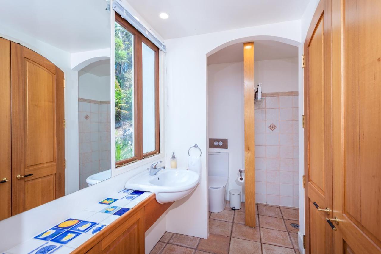 Bowentown Naxos - Med Style Castle, Ocean Views From Every Room! מראה חיצוני תמונה